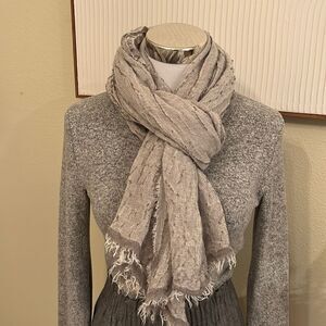 GRAY SCARF BNWT